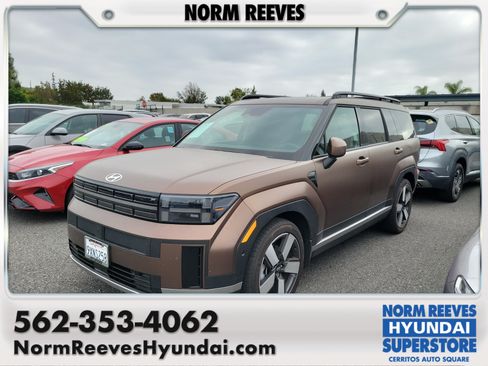 Used 2025 Hyundai Santa Fe Limited AWD/4WD image 1