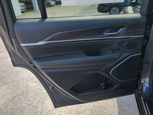 New 2026 Jeep Grand Cherokee L Limited image 24