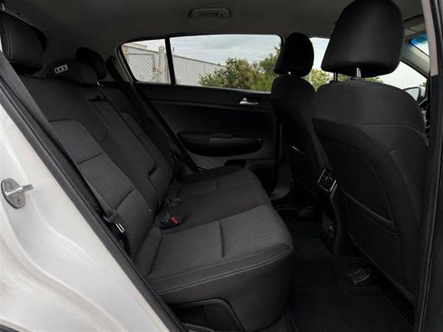 Used 2019 Kia Sportage LX AWD/4WD image 18