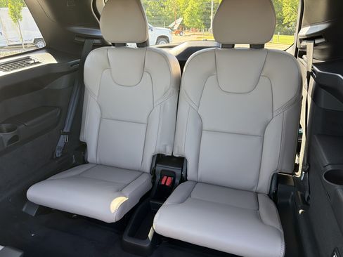 Used 2026 Volvo XC90 B6 Ultra w/ Lounge Package AWD/4WD image 32