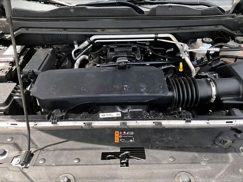 Used 2026 Chevrolet Colorado ZR2 w/ Technology Package AWD/4WD image 32