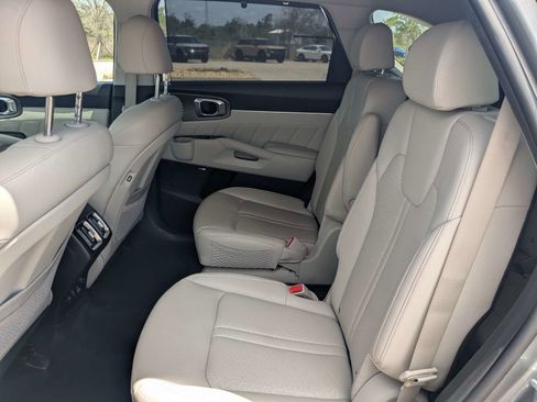 Certified 2023 Kia Sorento SX Prestige AWD/4WD image 16