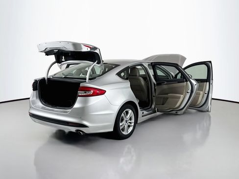 Used 2018 Ford Fusion SE FWD image 17