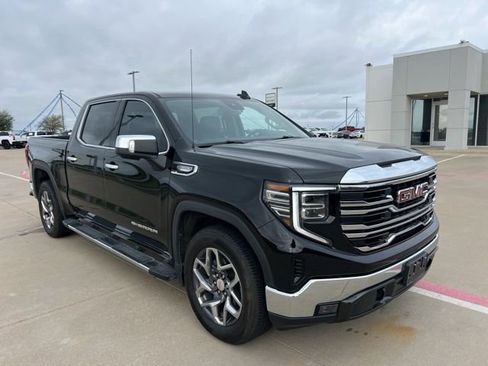 Used 2022 GMC Sierra 1500 SLT image 2