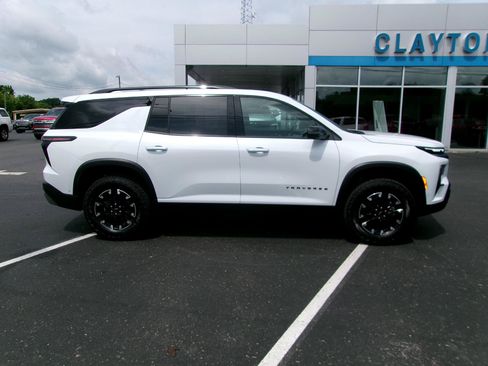 Used 2026 Chevrolet Traverse Z71 w/ Enhanced Driving Package AWD/4WD image 2