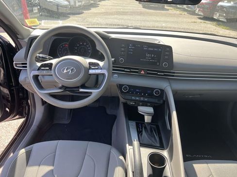 Used 2023 Hyundai Elantra SEL w/ Cargo Package FWD image 12