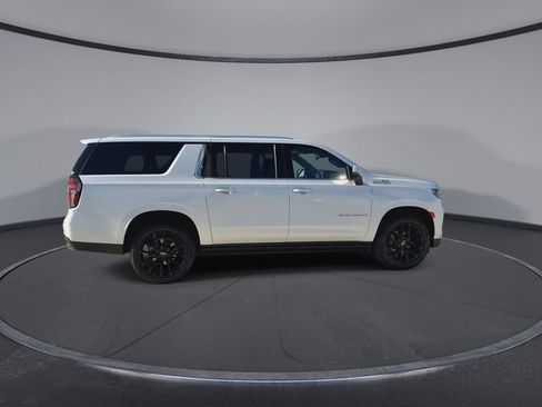 Used 2024 Chevrolet Suburban High Country w/ Advanced Technology Package AWD/4WD image 9