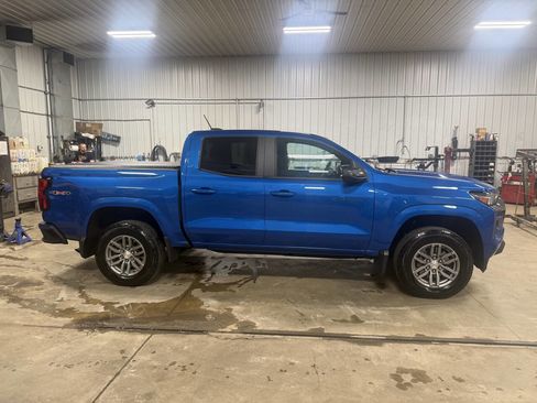 Used 2023 Chevrolet Colorado LT w/ LT Convenience Package II AWD/4WD image 33