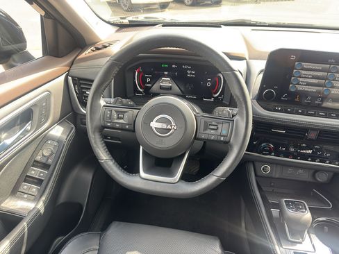 Used 2023 Nissan Rogue Platinum w/ Platinum Premium Package AWD/4WD image 12