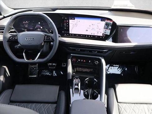 New 2025 Audi SQ5 Prestige AWD/4WD image 15