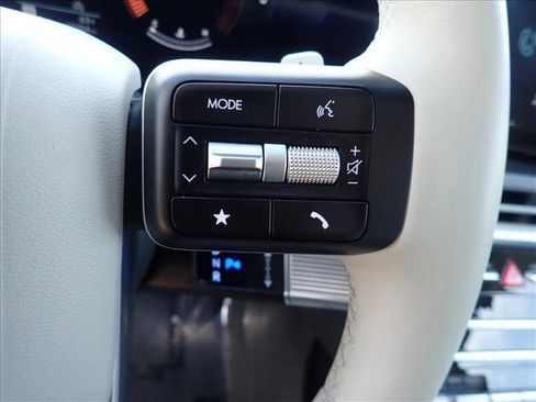 Used 2025 Hyundai Santa Fe SE image 15