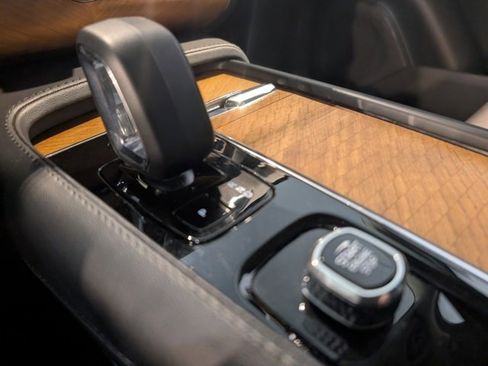 Used 2024 Volvo XC90 B6 Plus w/ Protection Package Premier image 24