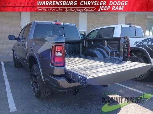 New 2026 RAM 1500 4x4 Crew Cab image 32