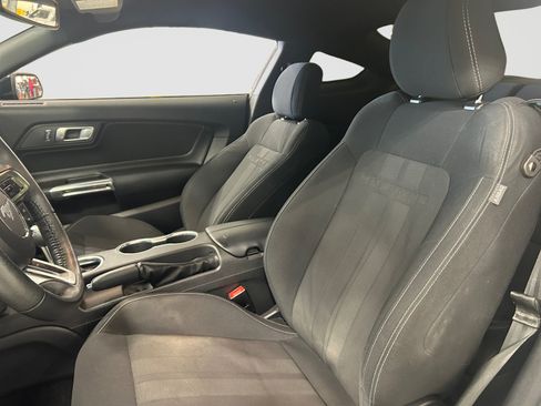 Used 2019 Ford Mustang Coupe RWD image 11