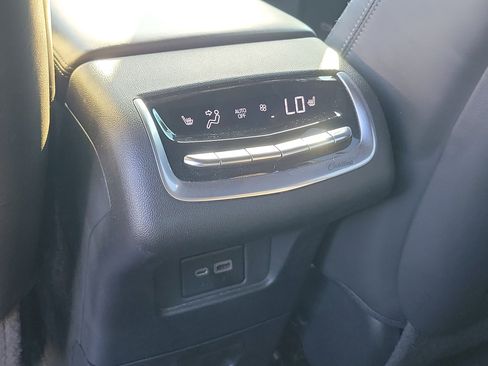 Used 2020 Cadillac XT6 Premium Luxury w/ Platinum Package image 15