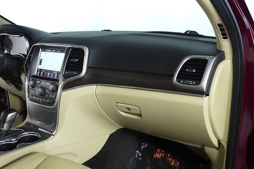 Used 2018 Jeep Grand Cherokee Limited AWD/4WD image 14