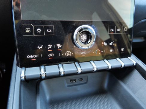 Used 2025 GMC Terrain Elevation image 27