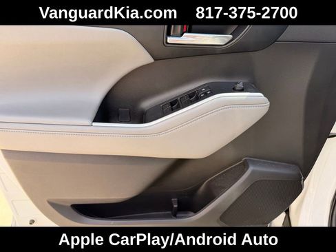 Used 2023 Toyota Highlander XLE image 17