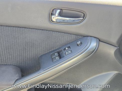 Used 2011 Nissan Altima 2.5 S w/ Convenience Pkg FWD image 18