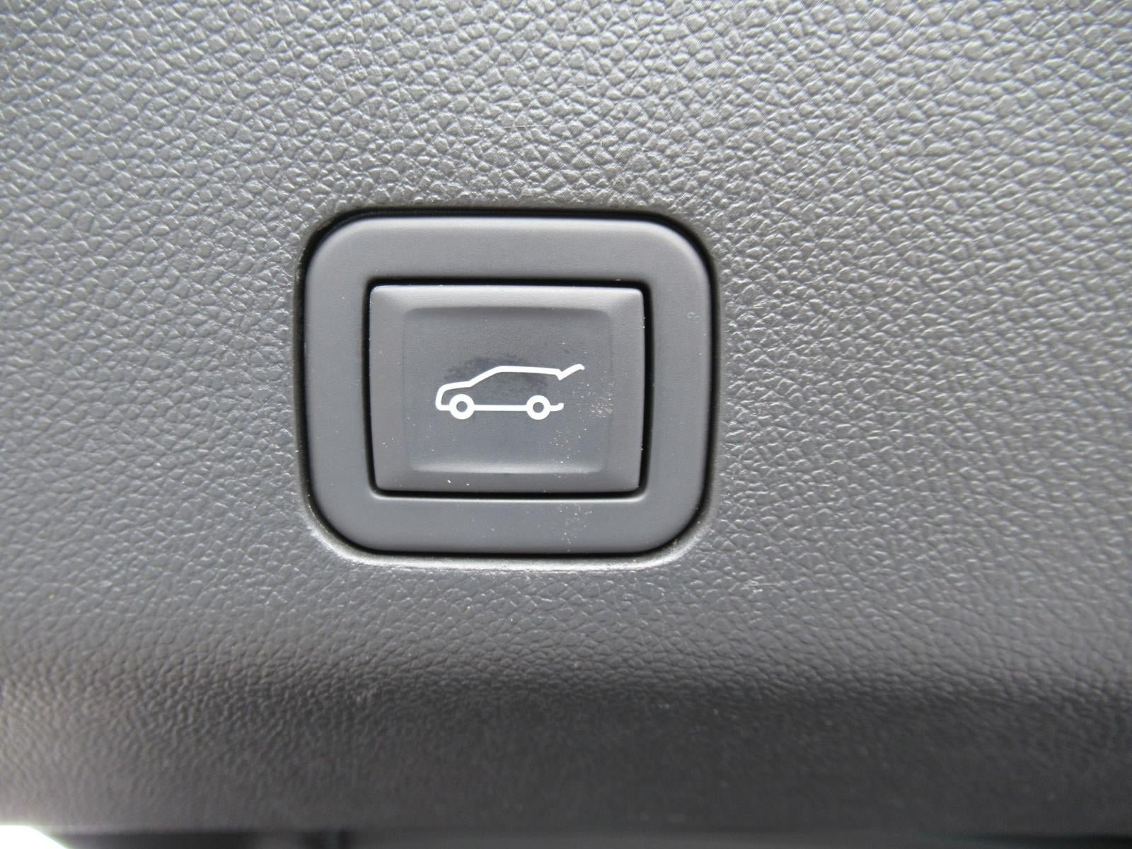Used 2024 GMC Yukon Denali w/ Advanced Technology Package AWD/4WD image 44