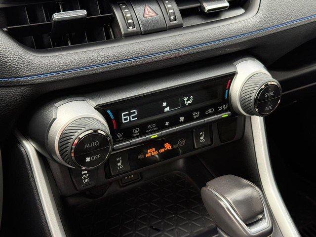 Used 2025 Toyota RAV4 XSE w/ Weather Package AWD/4WD image 28
