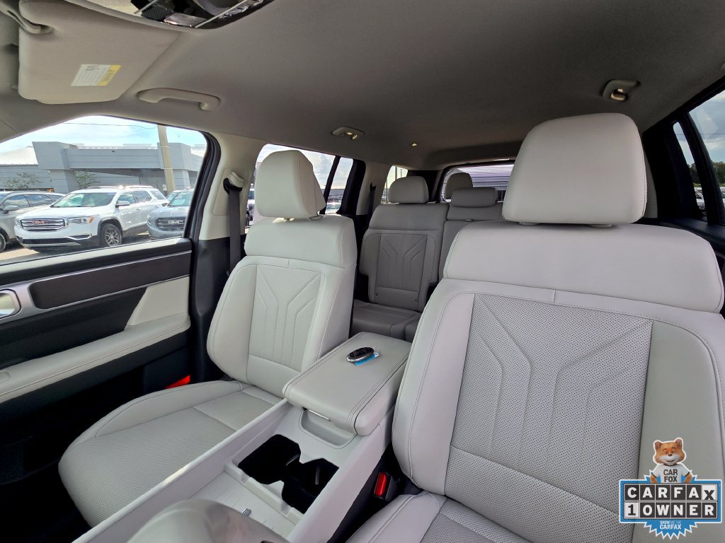 Used 2025 Hyundai Santa Fe SEL FWD image 29