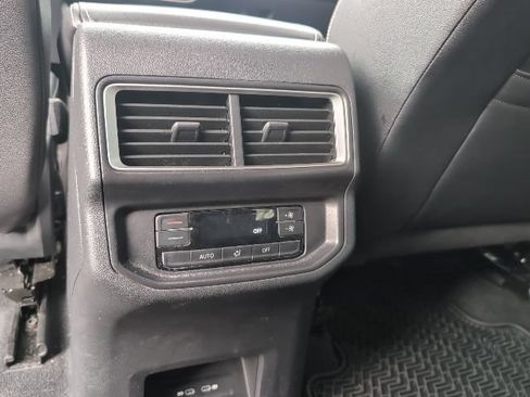 Used 2024 Volkswagen Atlas SE FWD image 23