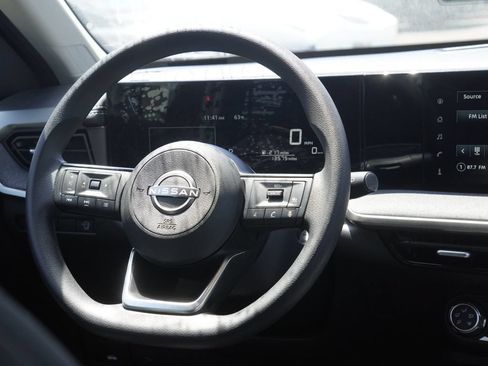 Used 2025 Nissan Kicks SV FWD image 23