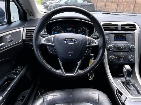 Used 2015 Ford Fusion SE w/ Equipment Group 202A image 5