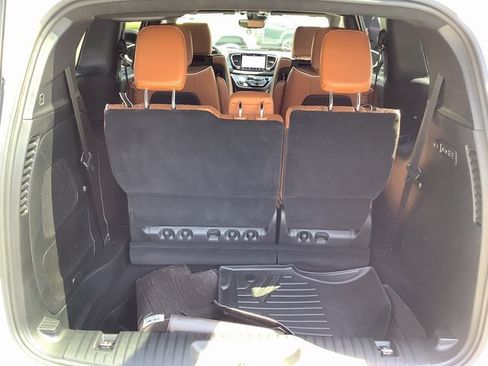 Used 2024 Chrysler Pacifica Pinnacle image 33