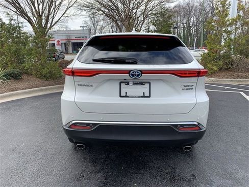 Used 2022 Toyota Venza Limited image 7