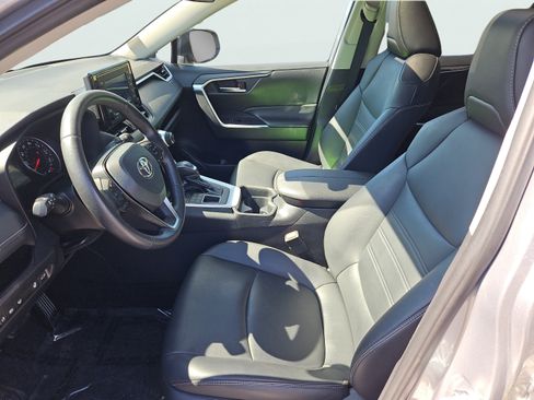 Used 2021 Toyota RAV4 XLE Premium AWD/4WD image 33