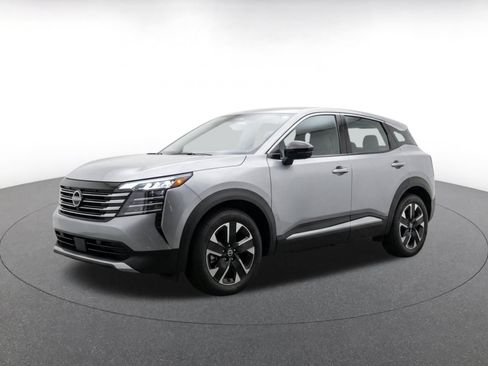 Used 2026 Nissan Kicks SV w/ Cold Weather Package AWD/4WD image 3