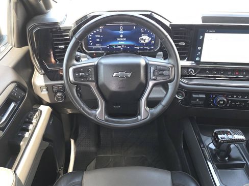 Used 2025 Chevrolet Silverado 1500 ZR2 AWD/4WD image 12