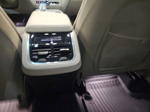 Certified 2023 Volvo XC60 B5 Ultimate AWD/4WD image 16