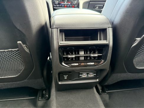 Used 2025 Jeep Grand Cherokee Laredo X w/ Luxury Tech Group I AWD/4WD image 23