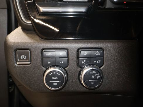 Used 2024 GMC Sierra 2500 SLT w/ SLT Convenience Package AWD/4WD image 11