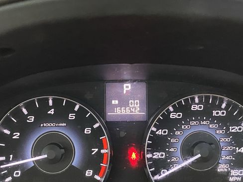 Used 2011 Subaru Outback 3.6R Limited AWD/4WD image 5