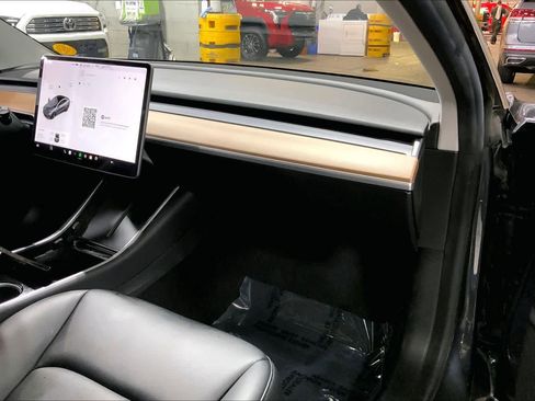 Used 2019 Tesla Model 3 Long Range image 18