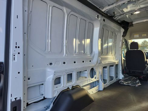 New 2026 Ford Transit 250 148 Medium Roof image 10