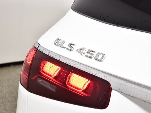 Certified 2025 Mercedes-Benz GLS 450 4MATIC image 15