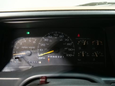 Used 1999 GMC Suburban 4WD w/ Marketing Opt Pkg 3 image 31