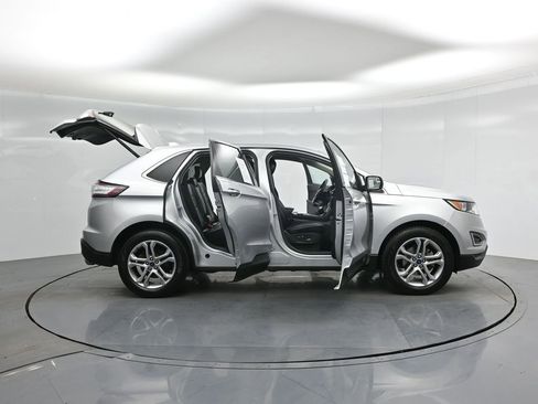 Certified 2018 Ford Edge Titanium image 5