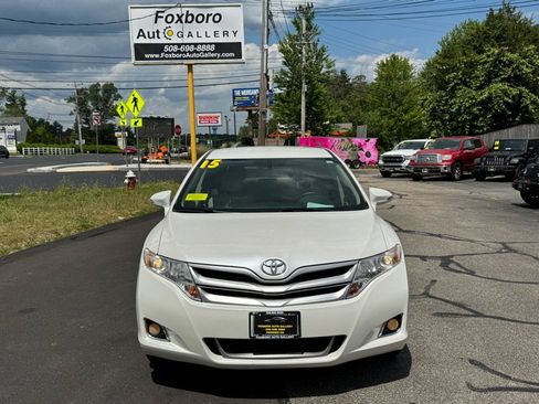 Used 2015 Toyota Venza LE image 2