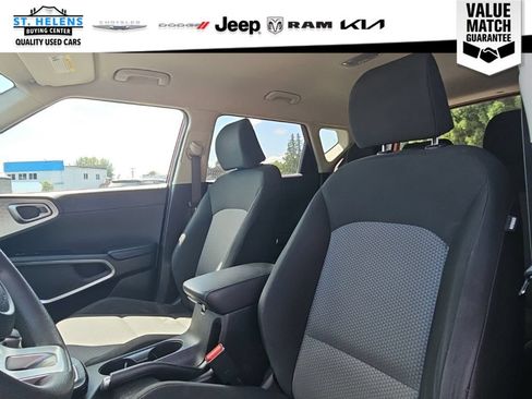 Used 2020 Kia Soul LX FWD image 17