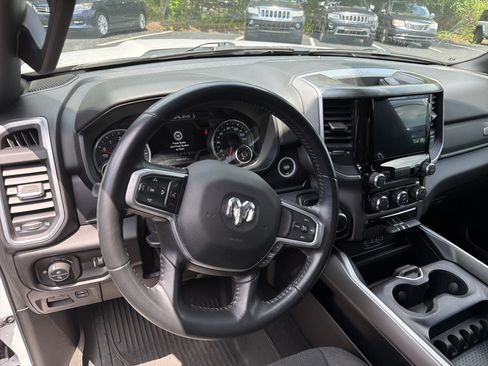 Used 2022 RAM 1500 Big Horn AWD/4WD image 16