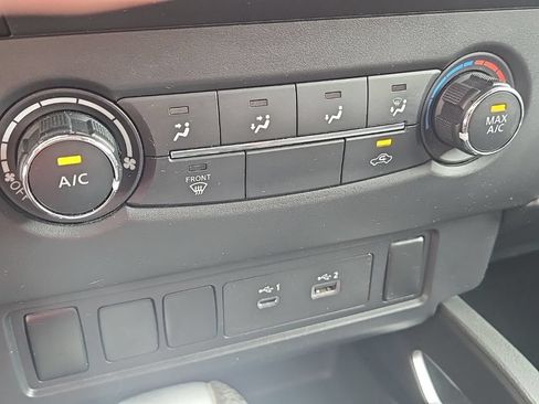Used 2023 Nissan Frontier SV AWD/4WD image 28