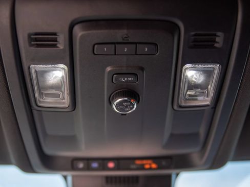 Used 2023 Chevrolet Suburban LT AWD/4WD image 32