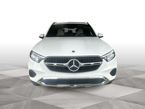 Used 2026 Mercedes-Benz GLC 300 image 3