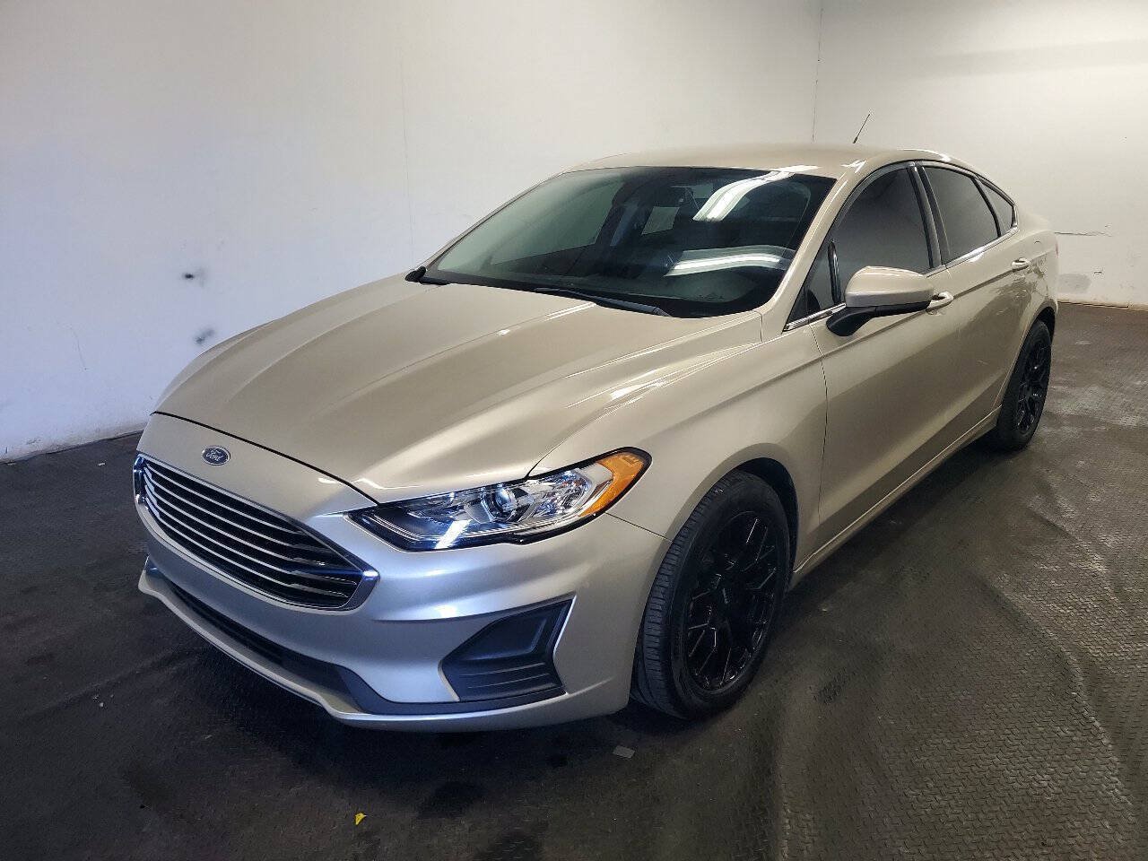 Used 2019 Ford Fusion S FWD image 1